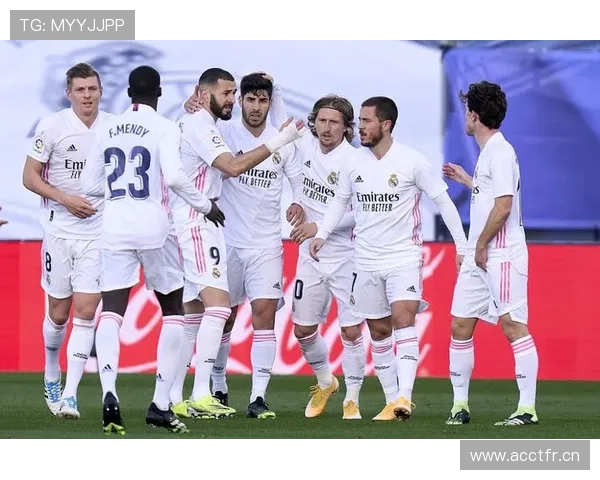 皇马控制力危机解析：中场断层与进攻重构双重问题对赛季竞争力提出挑战