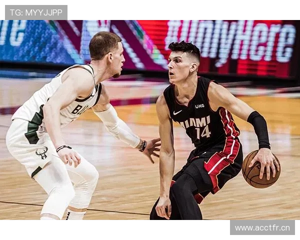 希罗利用挡拆创造空位三分拉开与队友的得分差距