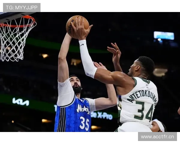 米德尔顿无球牵制提升雄鹿进攻空间